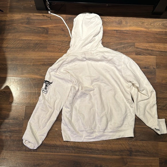 Chicago bulls sweater - Picture 2 of 3